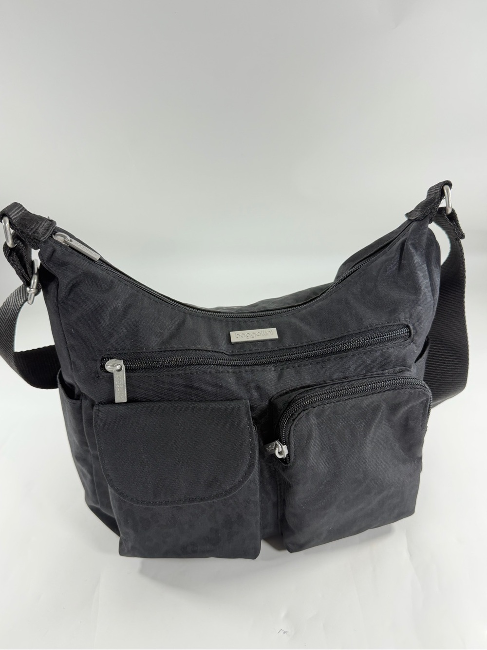 Baggallini Black Nylon Crossbody Hobo Travel Shoulder Bag Organizer Lightweight